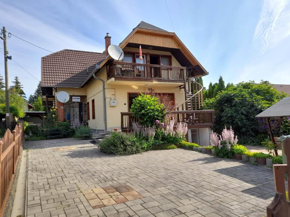 Apartament Harmonia Vendeghaz 100 Meterre Az Igali Gyogyfuerdotol Zewnętrze zdjęcie