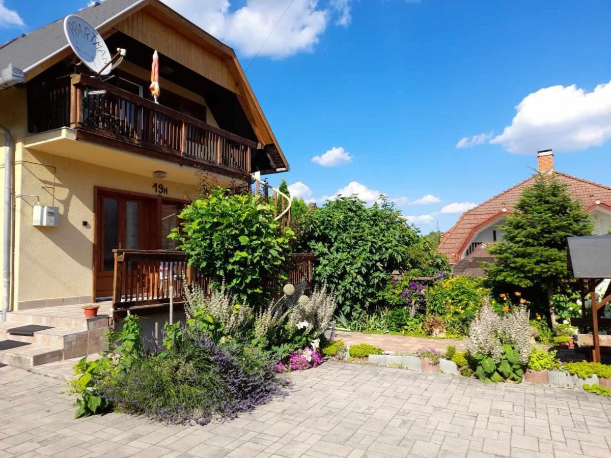 Apartament Harmonia Vendeghaz 100 Meterre Az Igali Gyogyfuerdotol Zewnętrze zdjęcie