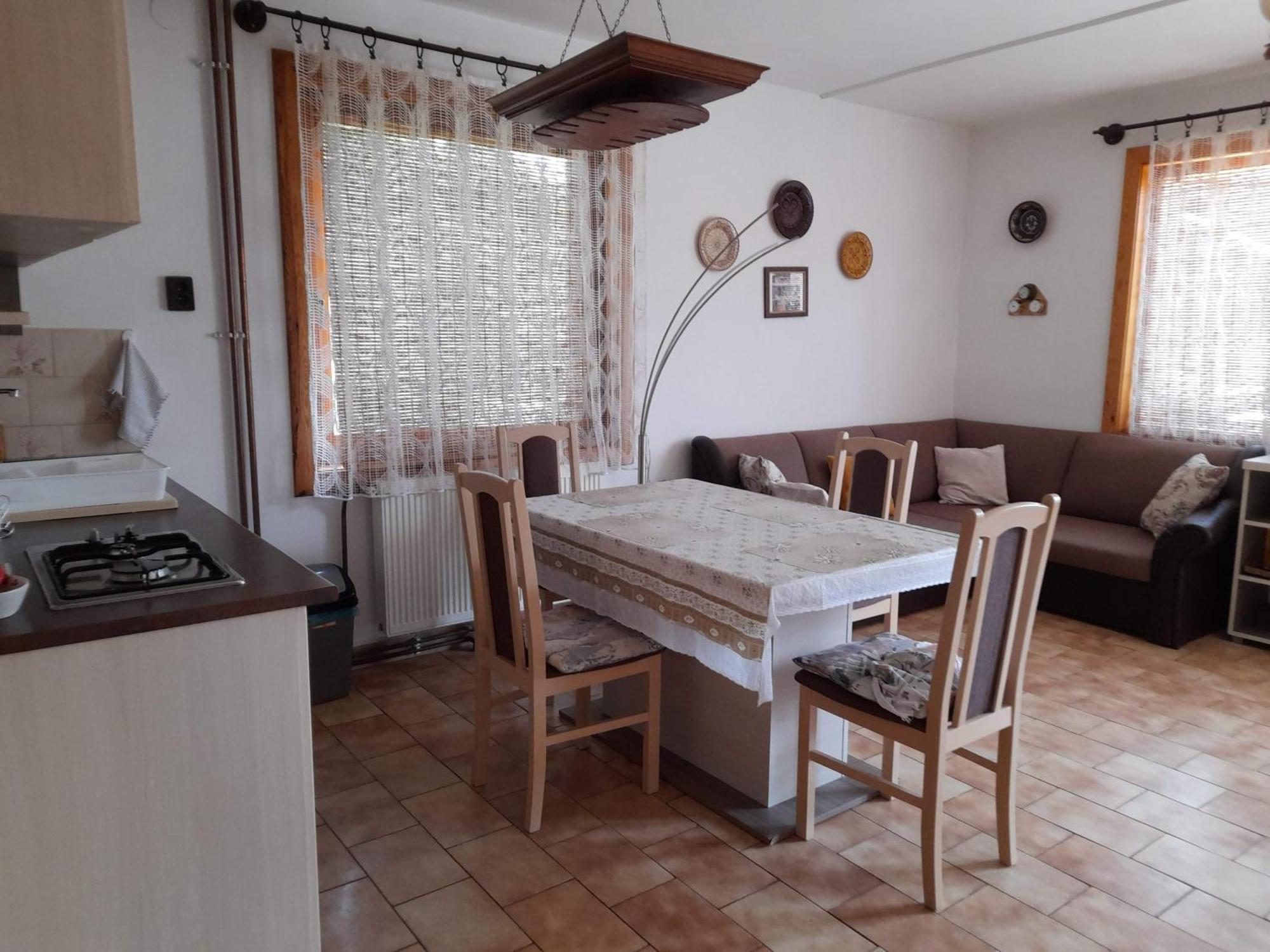 Apartament Harmonia Vendeghaz 100 Meterre Az Igali Gyogyfuerdotol Zewnętrze zdjęcie