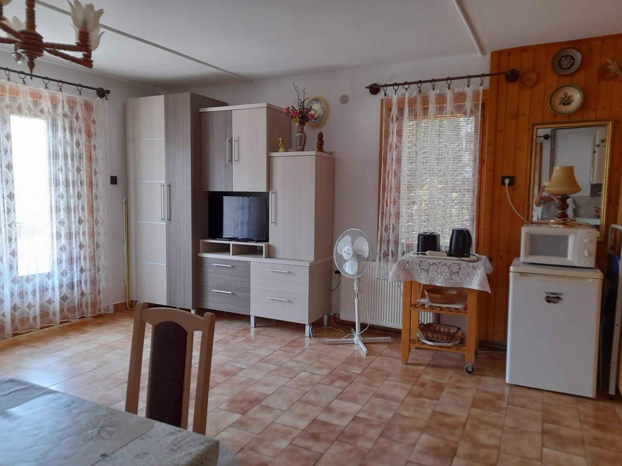 Apartament Harmonia Vendeghaz 100 Meterre Az Igali Gyogyfuerdotol Zewnętrze zdjęcie